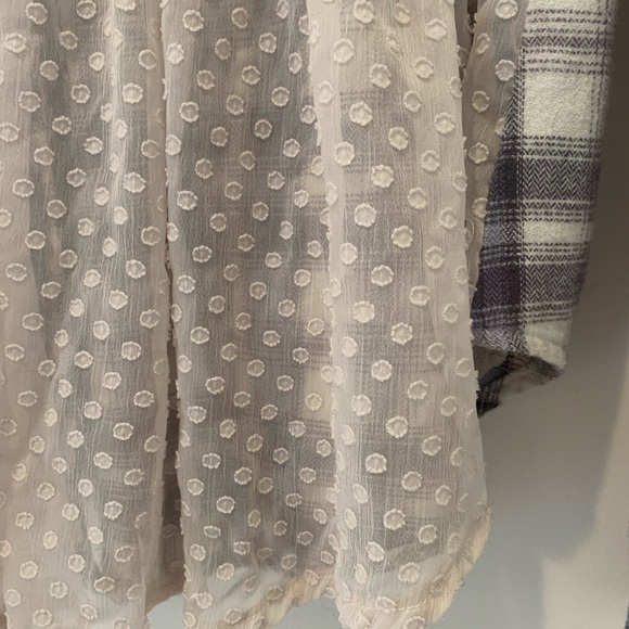 Soft flannel with peekaboo back - Picture 4 of 6